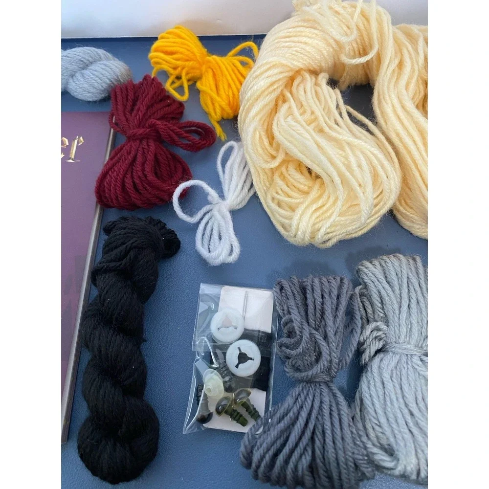 Harry Potter Crochet Manual 14 Projects Thunder Bay Press ISBN 978-1-68412-887-7